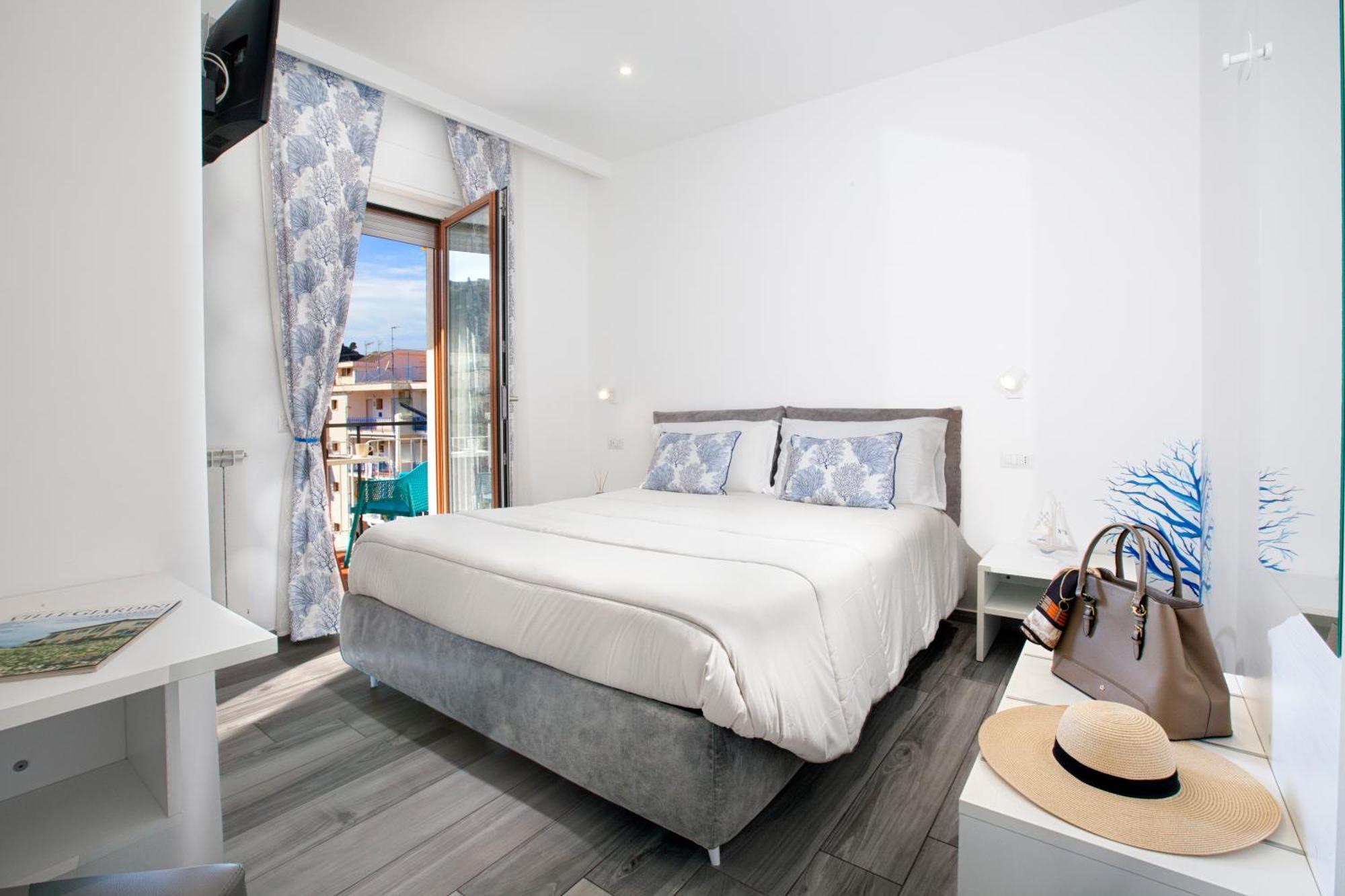 Yourhome - Maison Degli Aranci Sorrento Bagian luar foto