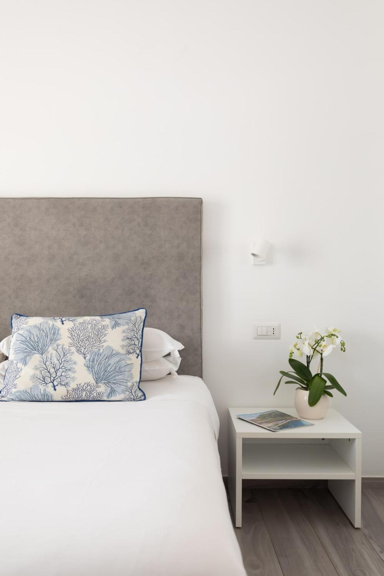 Yourhome - Maison Degli Aranci Sorrento Bagian luar foto