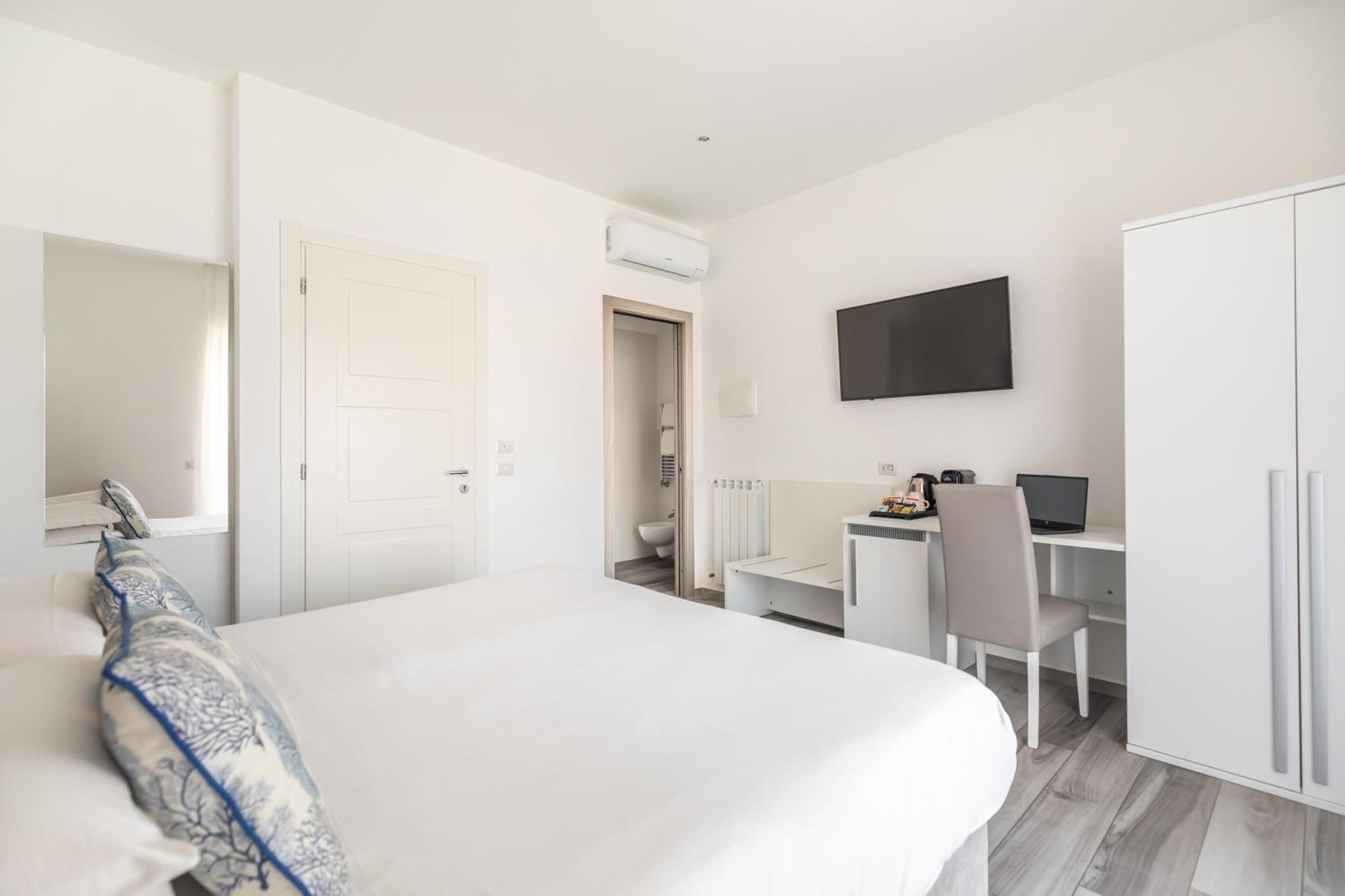 Yourhome - Maison Degli Aranci Sorrento Bagian luar foto