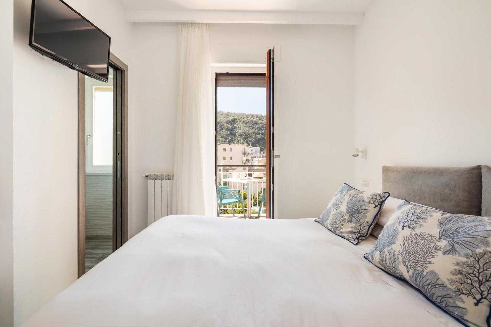Yourhome - Maison Degli Aranci Sorrento Bagian luar foto