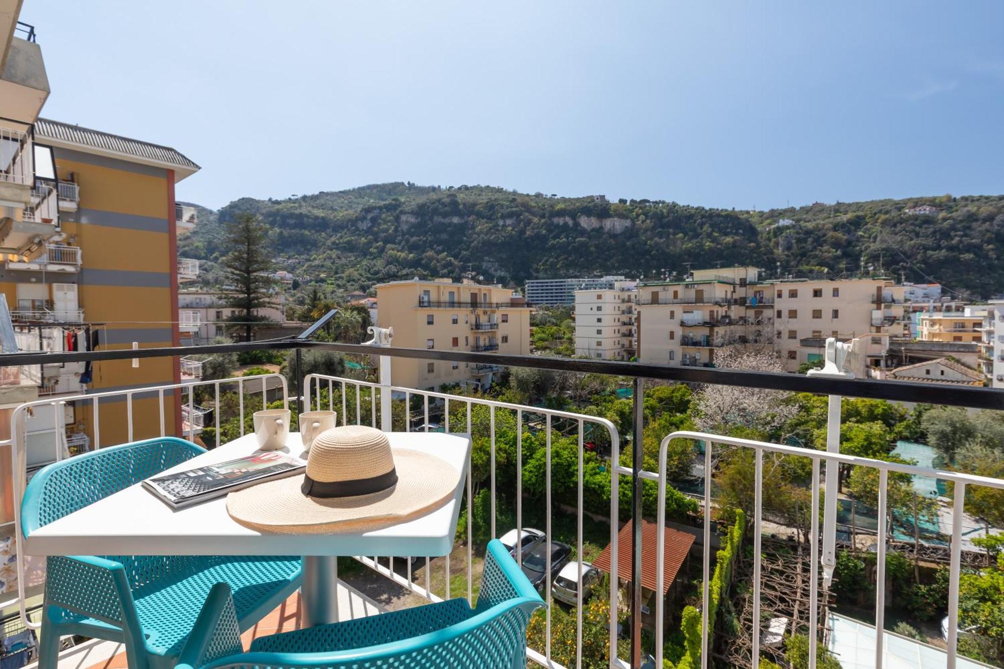 Yourhome - Maison Degli Aranci Sorrento Bagian luar foto