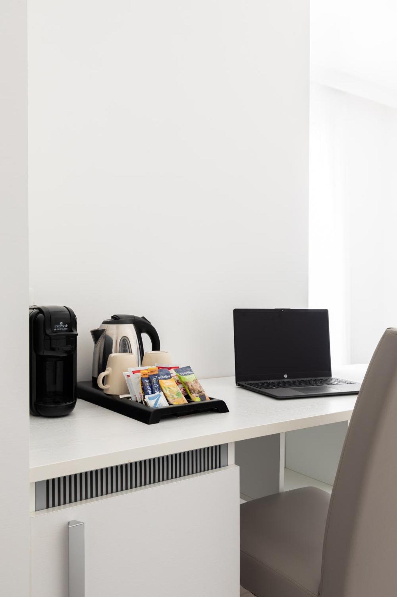Yourhome - Maison Degli Aranci Sorrento Bagian luar foto