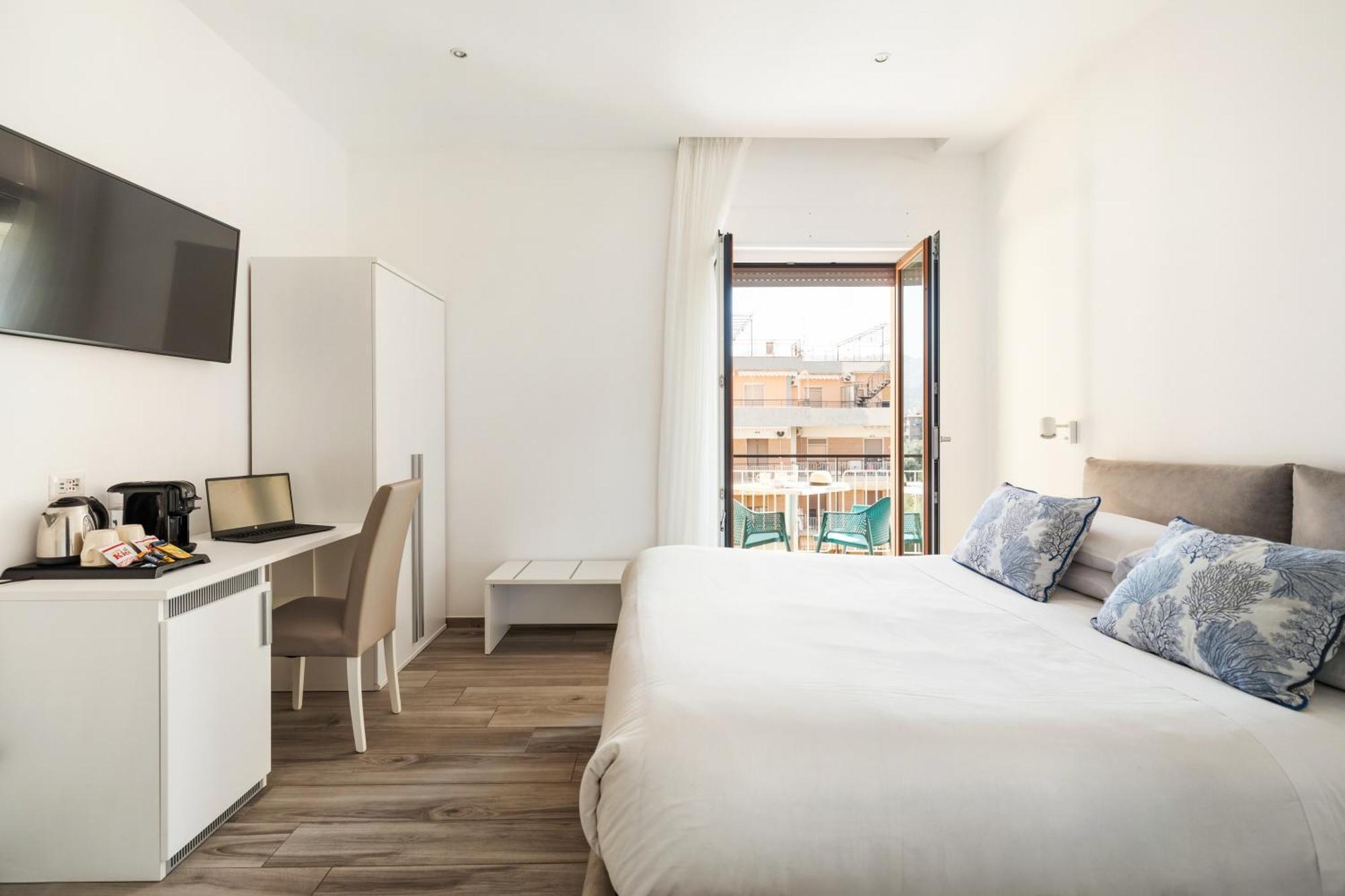 Yourhome - Maison Degli Aranci Sorrento Bagian luar foto