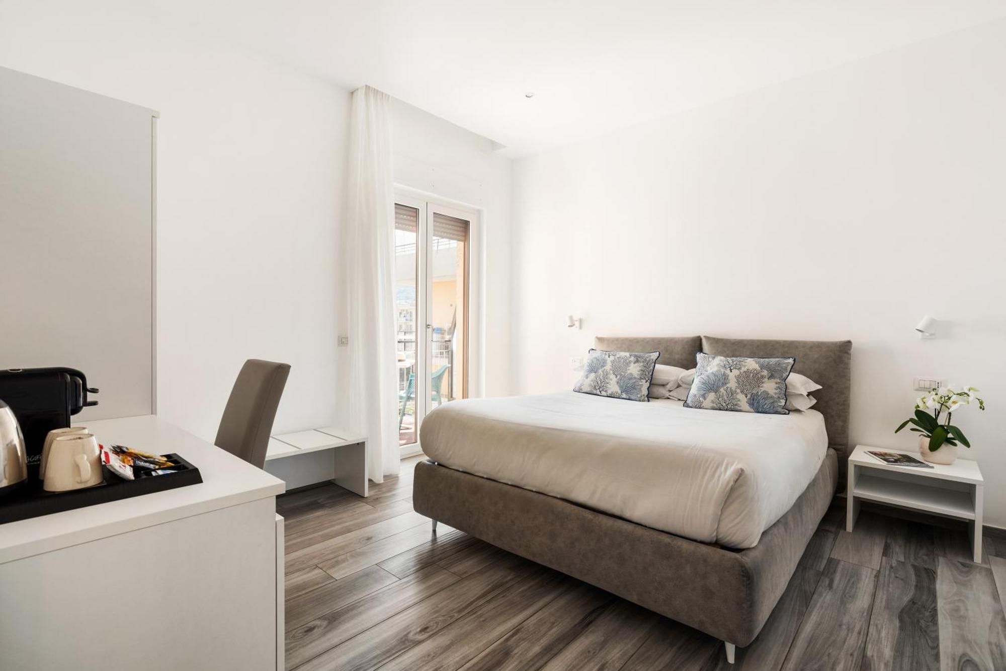 Yourhome - Maison Degli Aranci Sorrento Bagian luar foto